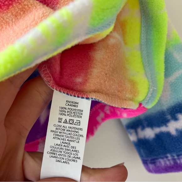 🌼 5/$25 The Children’s Place 2T Rainbow Tie-Dye Fleece Quarter Zip Pullover - Picture 4 of 10